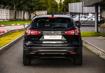 Подержанный автомобиль Nissan Qashqai 2017 года (7 фото)