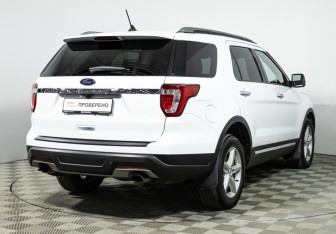 Подержанный автомобиль Ford Explorer 2019 года (5 фото)