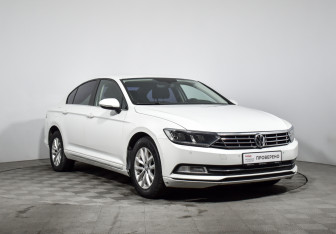 Подержанный автомобиль Volkswagen Passat Sedan 2015 года (3 фото)