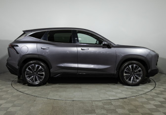 Подержанный автомобиль Jetour Dashing 2023 года (4 фото)