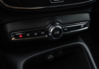 Подержанный автомобиль Volvo XC40 2019 года (20 фото)
