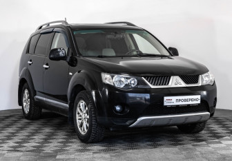 Подержанный автомобиль Mitsubishi Outlander 2008 года (3 фото)