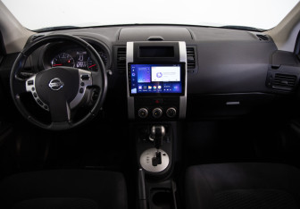 Подержанный автомобиль Nissan X-Trail 2013 года (9 фото)