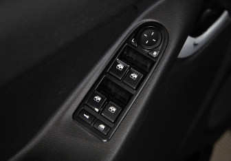 Подержанный автомобиль LADA (ВАЗ) Kalina Hatchback 2013 года (17 фото)
