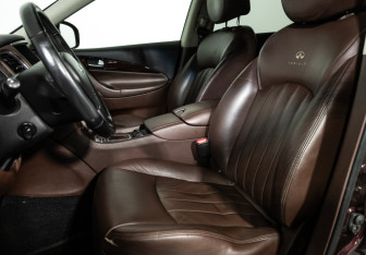 Подержанный автомобиль Infiniti EX 2012 года (24 фото)