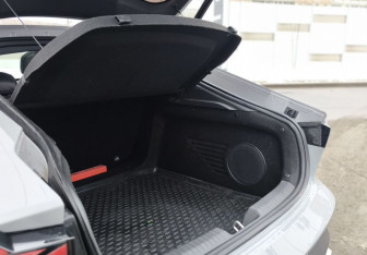 Подержанный автомобиль Changan UNI-V 2023 года (19 фото)