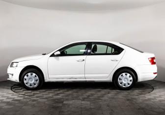 Подержанный автомобиль Skoda Octavia Liftback 2015 года (8 фото)