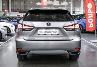 Подержанный автомобиль Lexus RX 2020 года (11 фото)