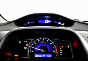 Подержанный автомобиль Honda Civic Sedan 2008 года (17 фото)