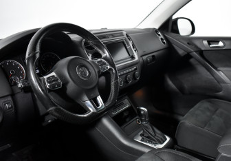 Подержанный автомобиль Volkswagen Tiguan 2016 года (9 фото)