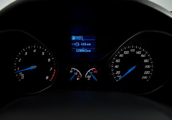 Подержанный автомобиль Ford Focus Sedan 2014 года (20 фото)