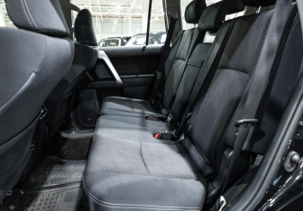 Подержанный автомобиль Toyota Land Cruiser Prado 2021 года (16 фото)