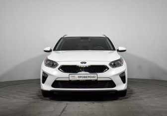 Подержанный автомобиль Kia Ceed Wagon 2021 года (2 фото)