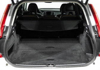 Подержанный автомобиль Volvo XC90 2019 года (23 фото)