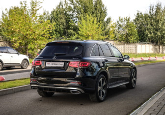 Подержанный автомобиль Mercedes-Benz GLC Coupe 2022 года (6 фото)