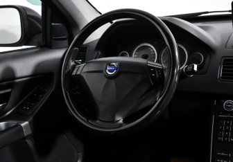 Подержанный автомобиль Volvo XC90 2011 года (16 фото)