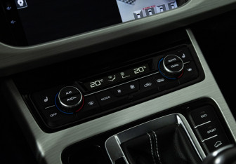 Подержанный автомобиль Geely Atlas 2021 года (16 фото)