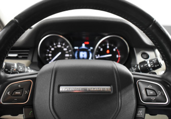 Подержанный автомобиль Land Rover Range Rover Evoque 2017 года (20 фото)