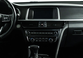 Подержанный автомобиль Kia Optima Sedan 2018 года (14 фото)