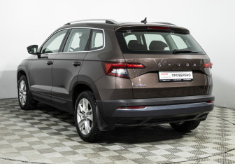 Подержанный автомобиль Skoda Karoq 2020 года (7 фото)