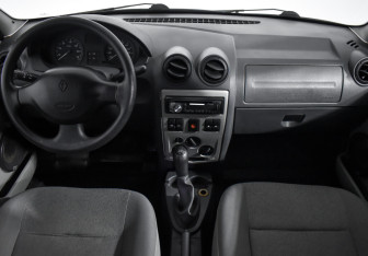 Подержанный автомобиль Renault Logan Sedan 2009 года (13 фото)