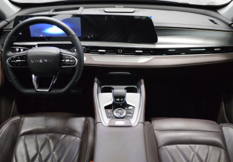 Подержанный автомобиль Chery Tiggo 8 Pro e+ 2023 года (14 фото)