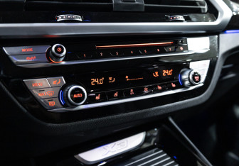 Подержанный автомобиль BMW X3 2018 года (25 фото)