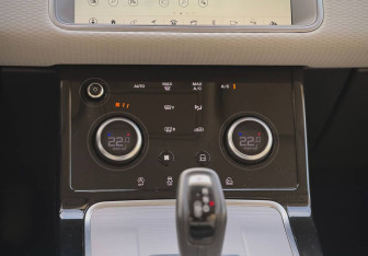 Подержанный автомобиль Land Rover Range Rover Evoque 2019 года (24 фото)