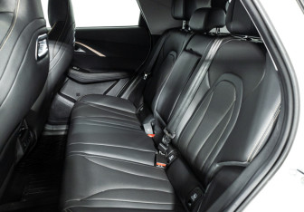 Подержанный автомобиль Omoda C5 2023 года (10 фото)