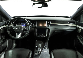 Подержанный автомобиль Infiniti QX50 2018 года (13 фото)