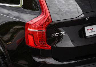 Подержанный автомобиль Volvo XC90 2015 года (12 фото)