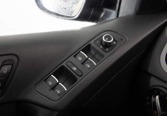 Подержанный автомобиль Volkswagen Tiguan 2012 года (15 фото)