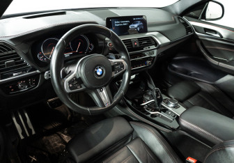 Подержанный автомобиль BMW X4 2018 года (11 фото)