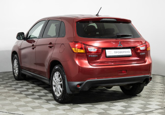 Подержанный автомобиль Mitsubishi ASX 2014 года (7 фото)