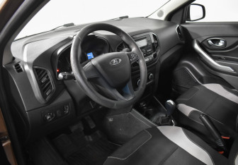 Подержанный автомобиль LADA (ВАЗ) XRAY 2017 года (9 фото)