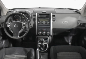 Подержанный автомобиль Nissan X-Trail 2008 года (13 фото)