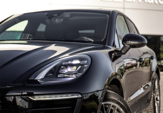 Подержанный автомобиль Porsche Macan 2016 года (2 фото)