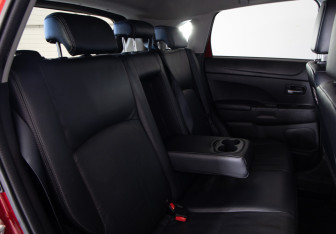 Подержанный автомобиль Mitsubishi ASX 2013 года (18 фото)