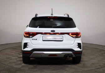 Подержанный автомобиль Kia Rio Hatchback 2021 года (6 фото)