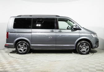Подержанный автомобиль Volkswagen Multivan 2018 года (4 фото)