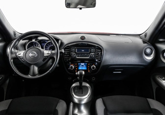 Подержанный автомобиль Nissan Juke 2018 года (10 фото)