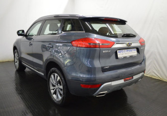 Подержанный автомобиль Geely Atlas 2018 года (7 фото)