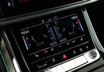 Подержанный автомобиль Audi Q8 2019 года (20 фото)