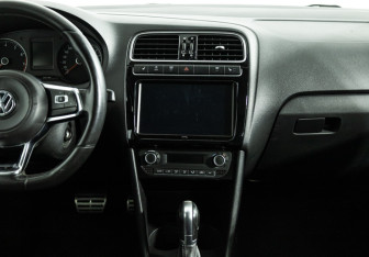 Подержанный автомобиль Volkswagen Polo Sedan 2016 года (14 фото)