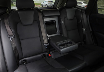 Подержанный автомобиль Volvo XC60 2020 года (27 фото)