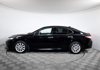 Подержанный автомобиль Toyota Camry Sedan 2021 года (6 фото)