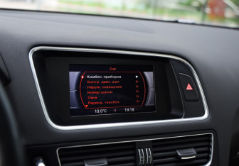 Подержанный автомобиль Audi Q5 2013 года (15 фото)