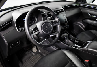 Подержанный автомобиль Hyundai Tucson 2023 года (9 фото)