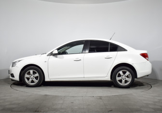 Подержанный автомобиль Chevrolet Cruze Sedan 2011 года (8 фото)