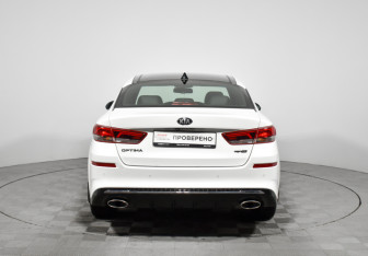 Подержанный автомобиль Kia Optima Sedan 2019 года (6 фото)